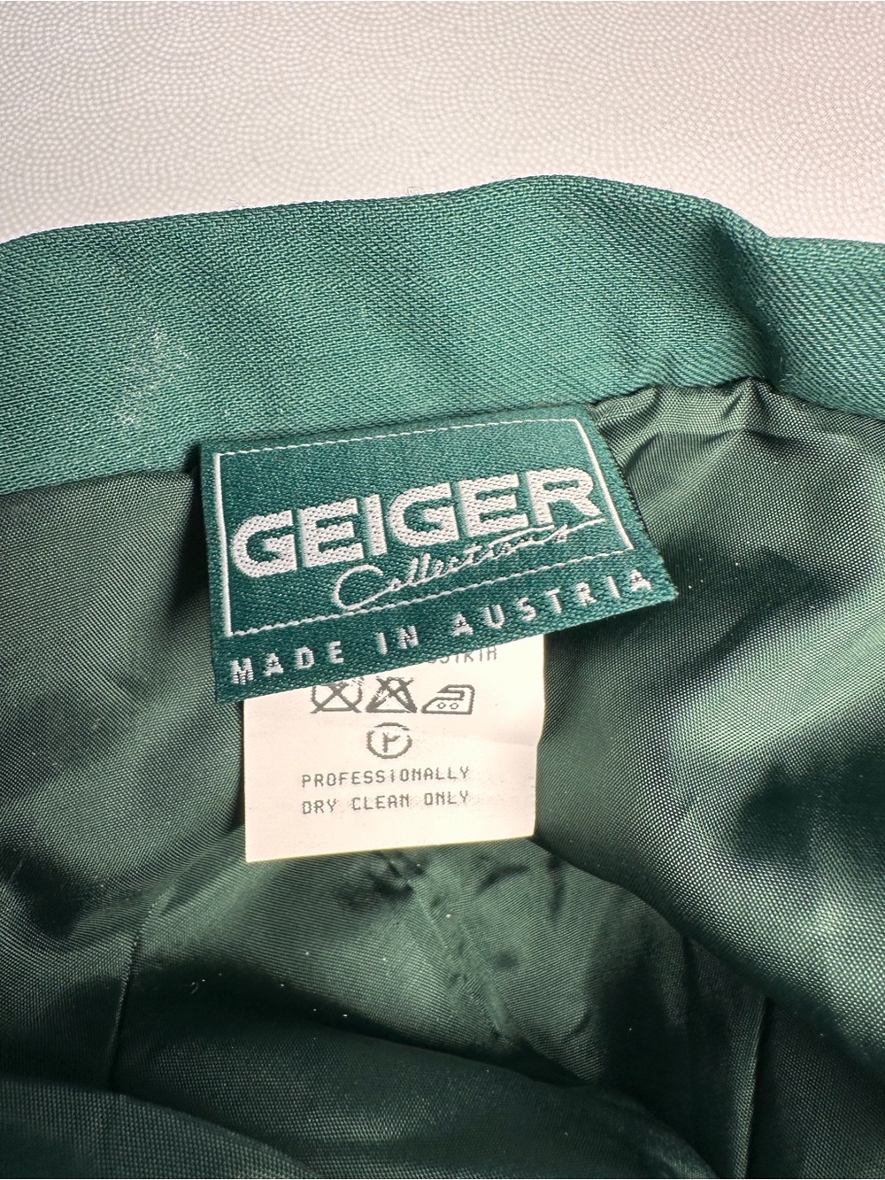 Vintage 90’s Geiger Austria NWT Green Wool Pleated Midi Skirt Size 38/ 6-8 US - Picture 5 of 12